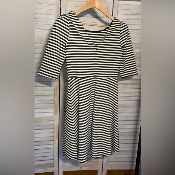 NWT Pixley Kathy Striped Fit & Flare Dress Stitch Fix Black White Medium - Picture 2 of 3